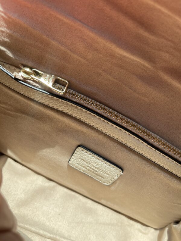 Louis Vuitton - Image 5