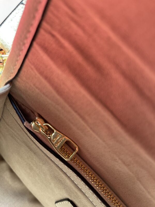 Louis Vuitton - Image 6
