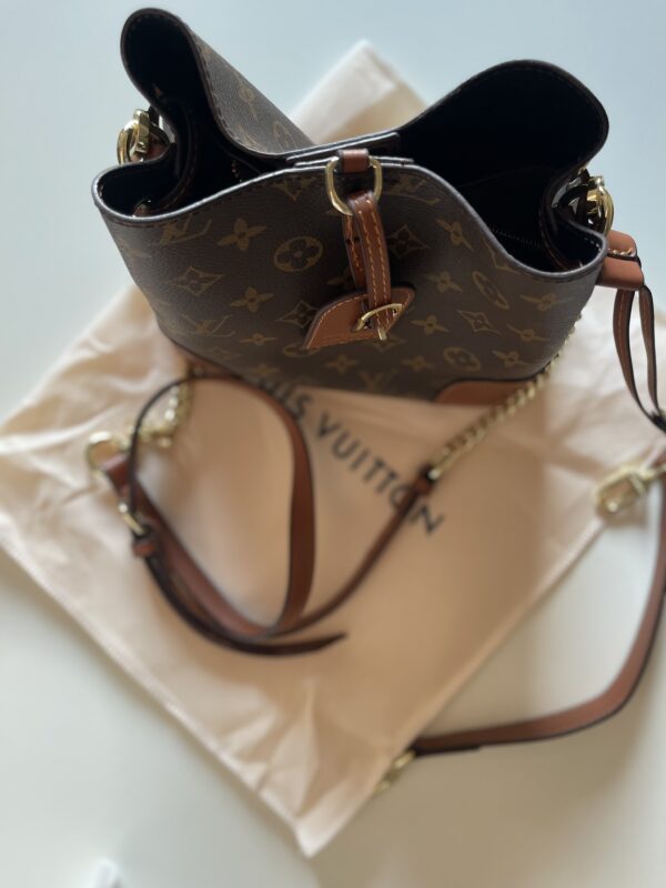 Louis Vuitton - Image 2