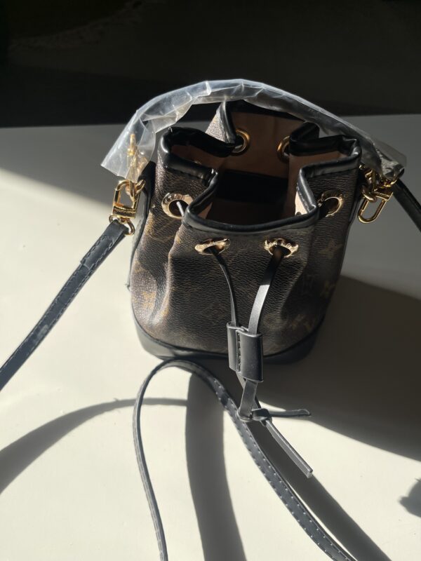 Louis Vuitton Mini - Image 2