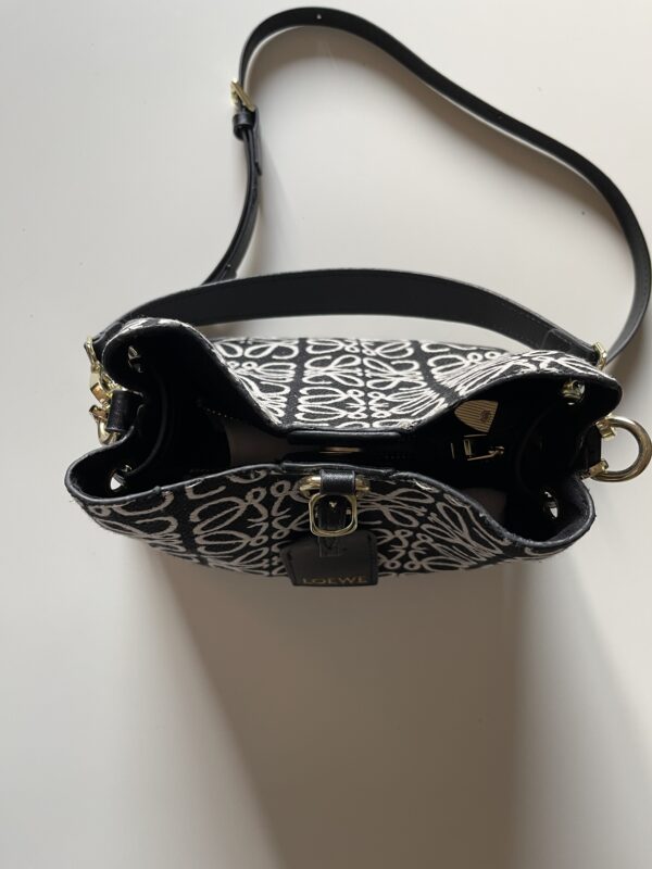 Loewe - Image 2