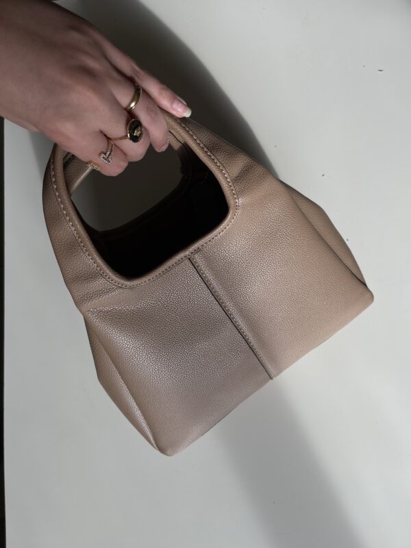 Coach - Image 3