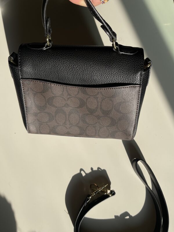 Coach - Image 3