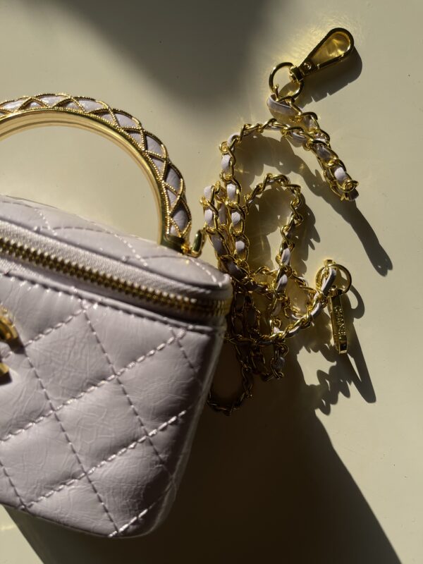 Chanel - Image 3