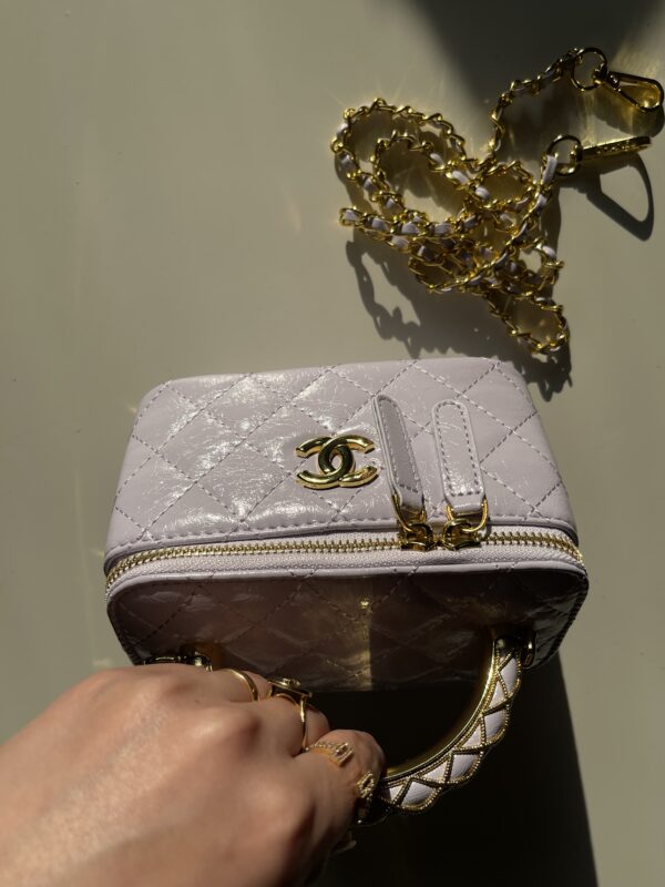 Chanel - Image 5
