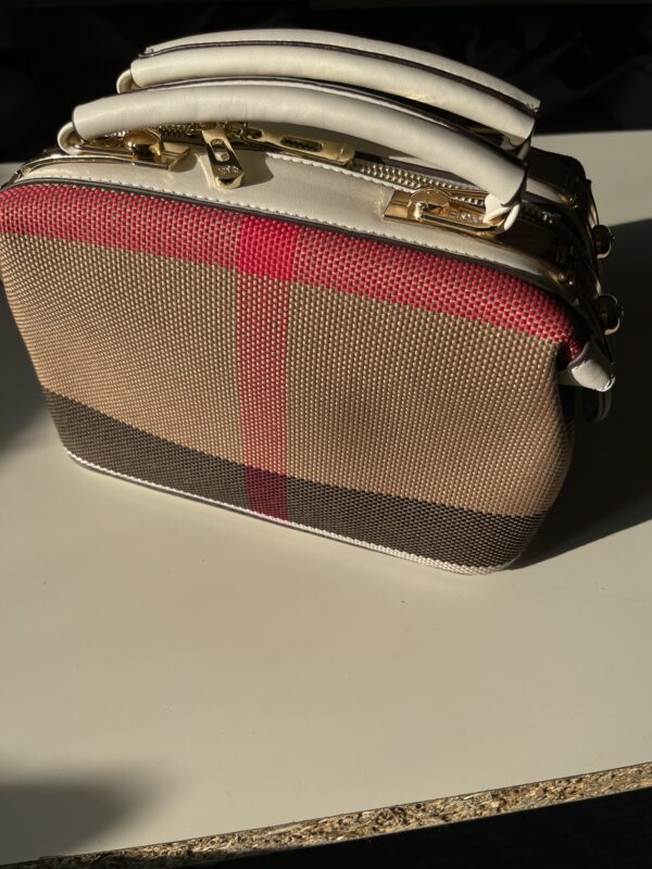Burberry - Image 3