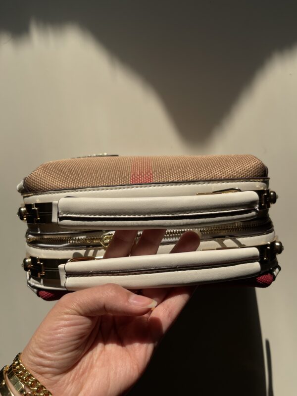 Burberry - Image 5