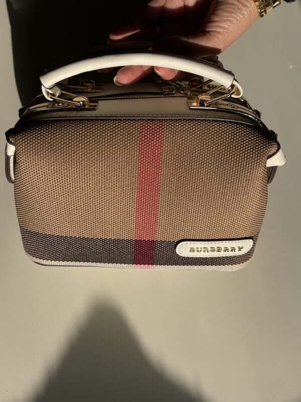 Burberry - Image 6