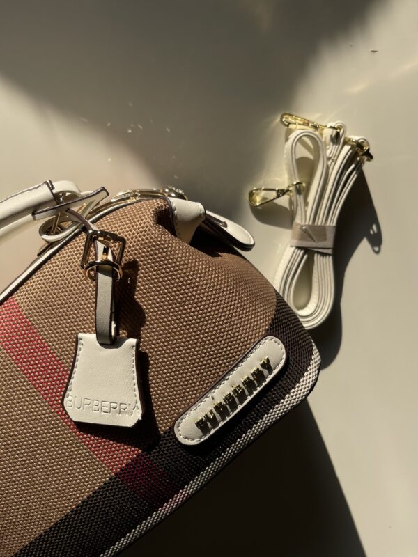 Burberry - Image 7