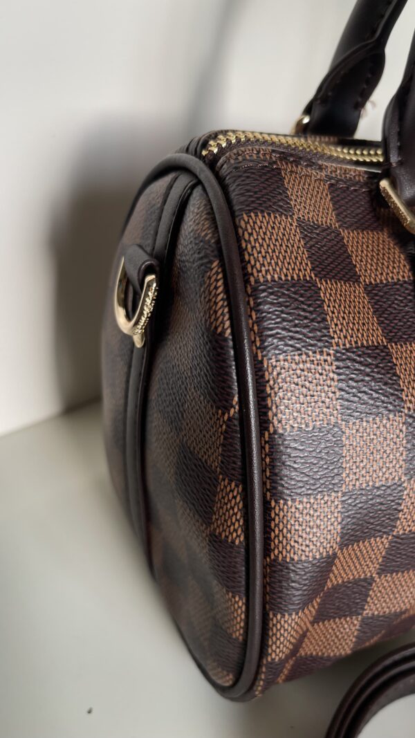 Louis Vuitton Mini - Image 4