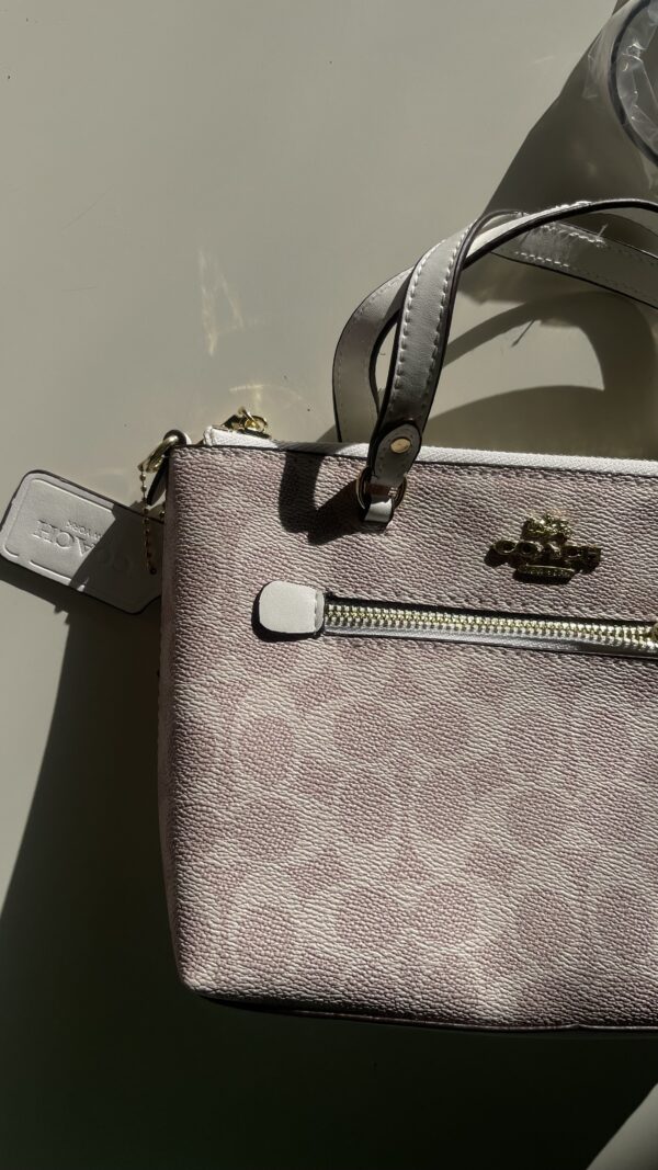 Coach - Image 2