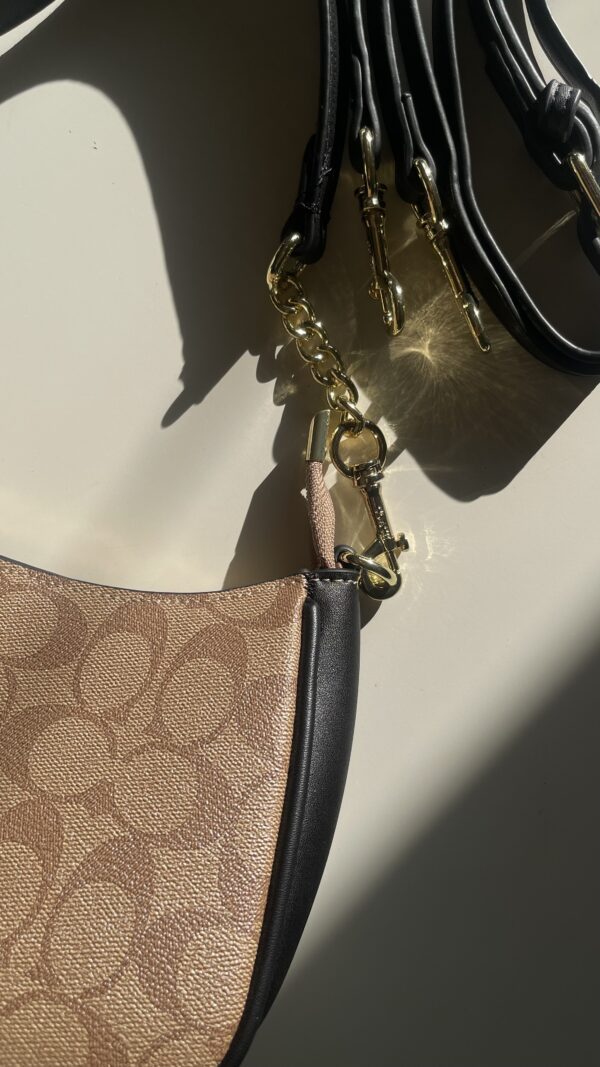 Coach - Image 2