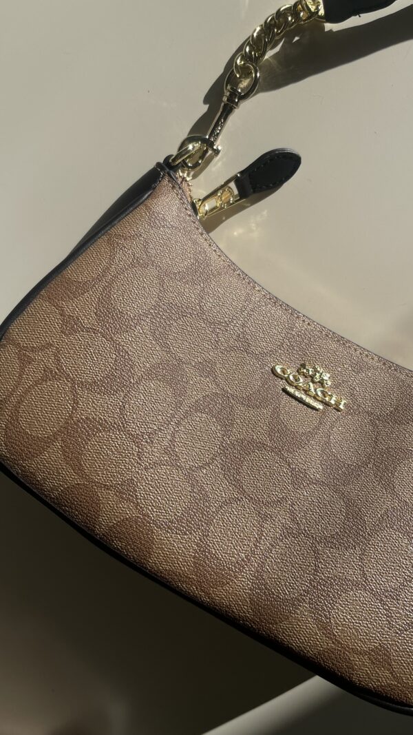 Coach - Image 4