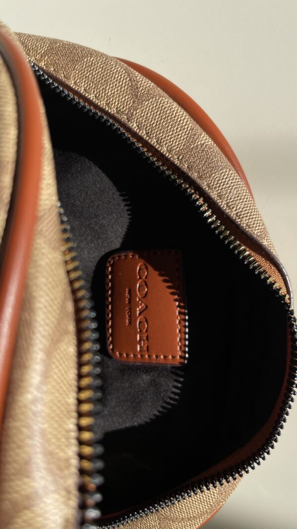 Coach - Image 4