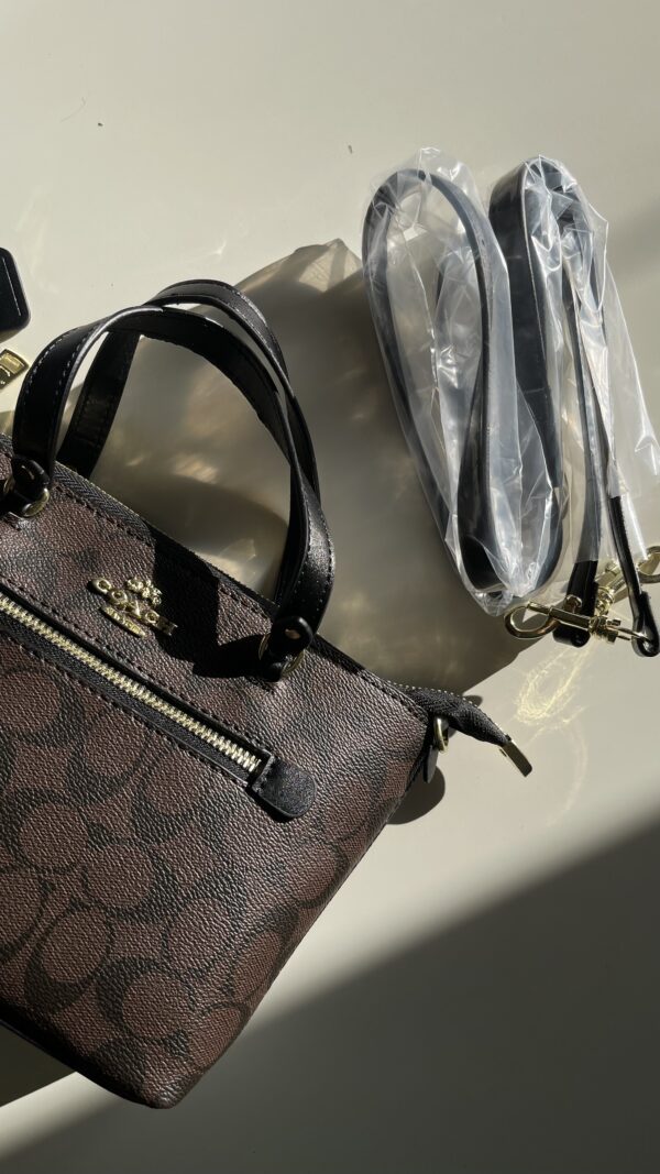 Coach - Image 3