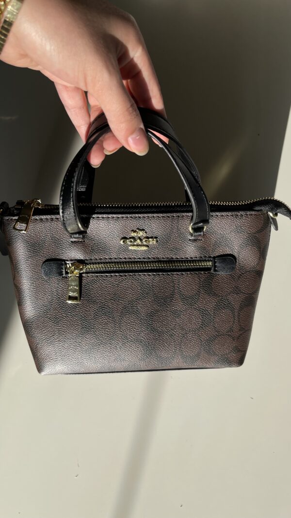 Coach - Image 4