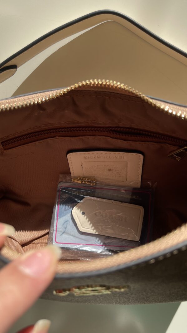 Coach - Image 3