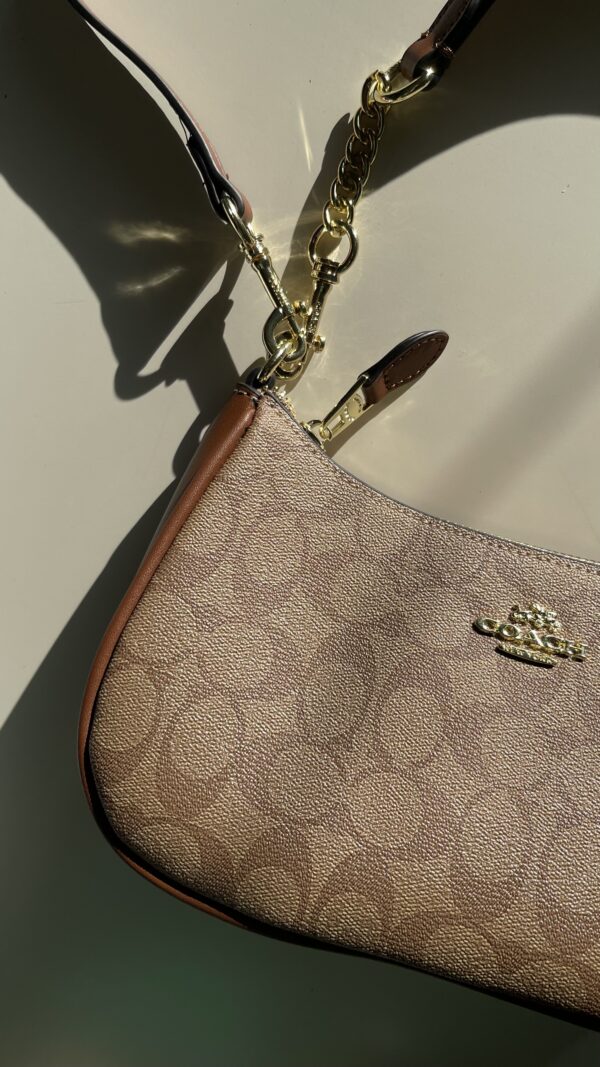 Coach - Image 4