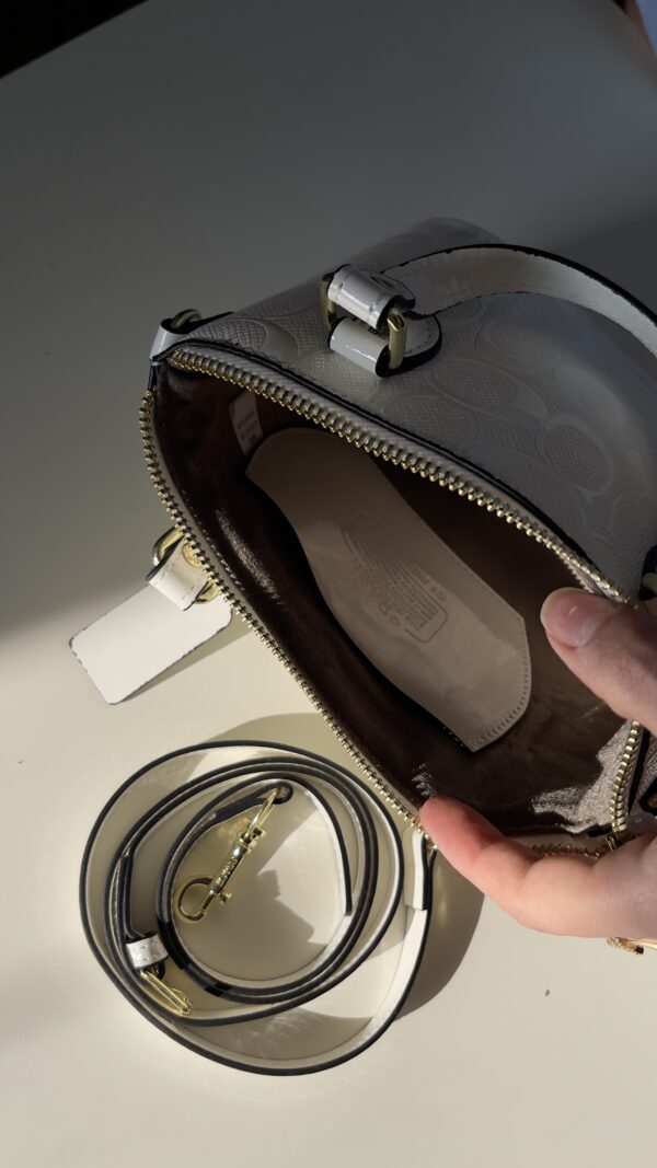 Coach - Image 3