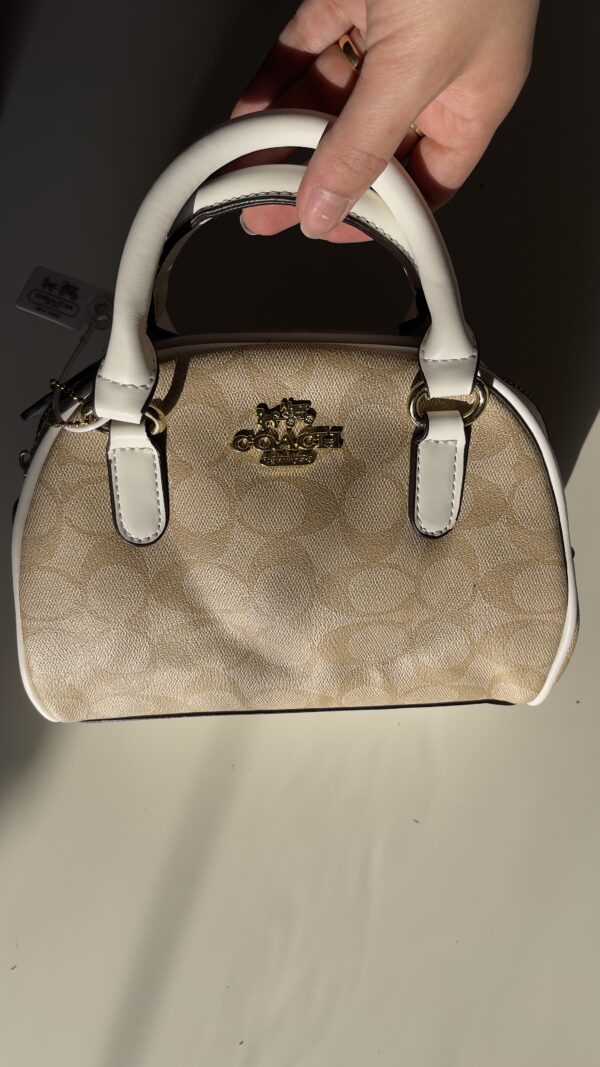 Coach - Image 3