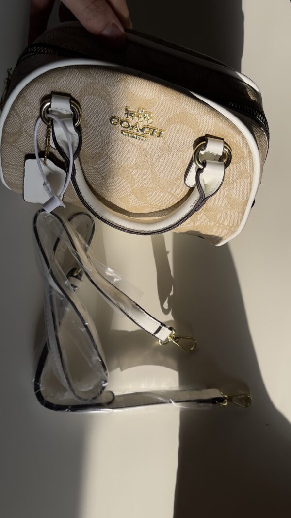 Coach - Image 4